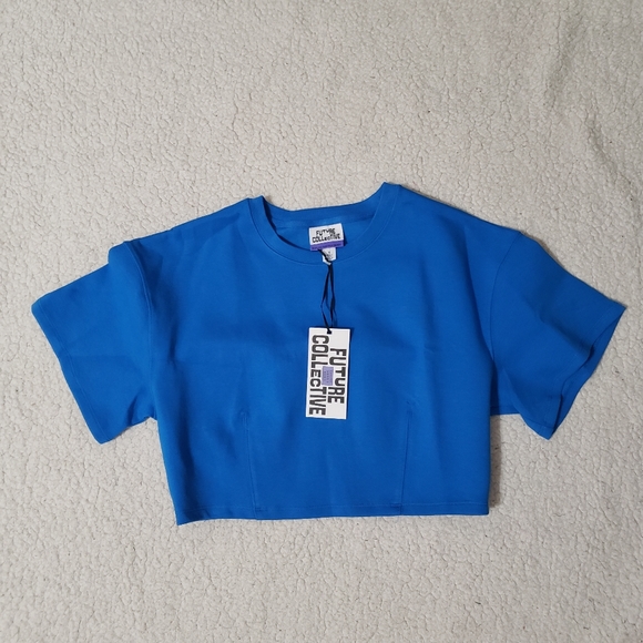 Future Collective with Kahlana Barfield Brown Short Sleeve Boxy Crop T-S… - Picture 4 of 5